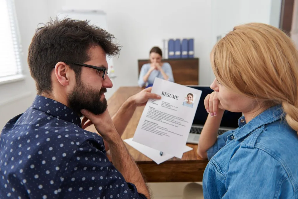 Come includere il tuo livello di lingua nel CV (e farti prendere sul serio) 13 Come includere il tuo livello di lingua nel CV (e farti prendere sul serio)